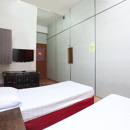 SPOT ON 89755 D&d Budget Inn Kota Bharu Exterior foto